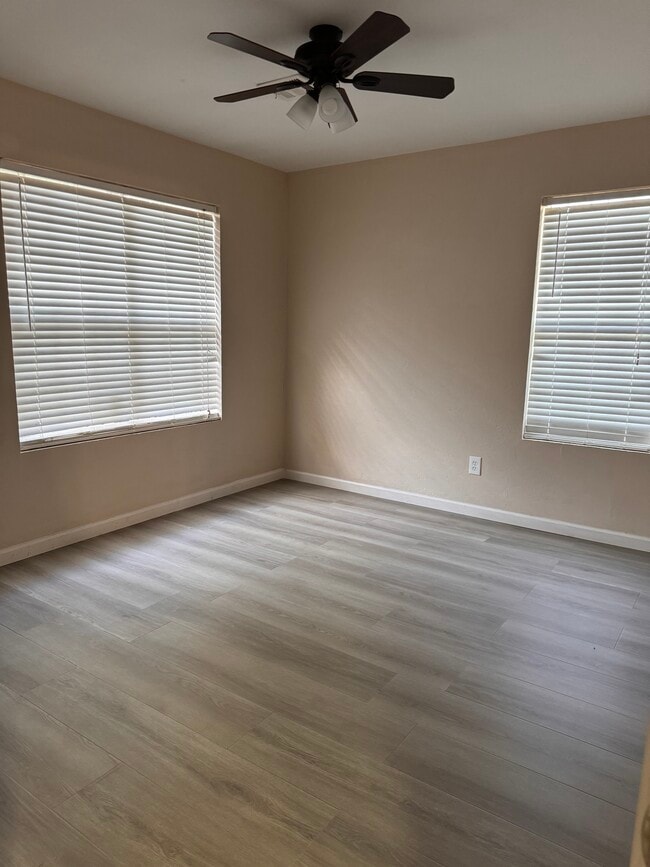 Photo - 242 SE 47th St