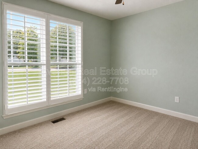 Photo - 1016 Westlake Village Dr