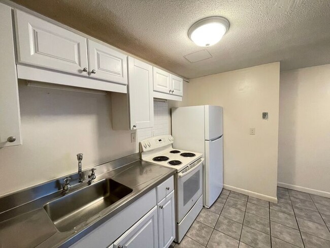 Photo - 173 Loudon Rd Condominio Unidad 601