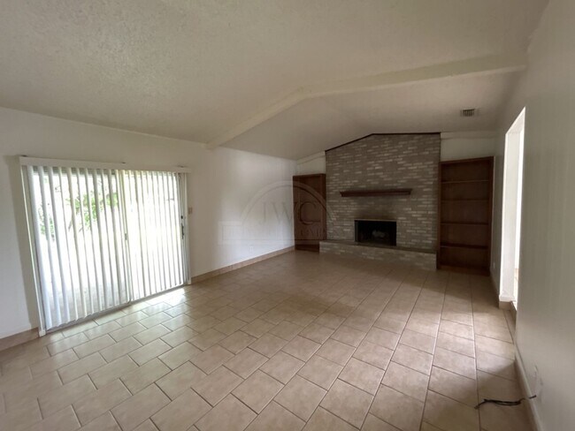 Photo - 2408 Carnation Dr