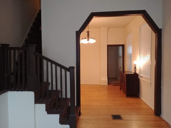 Photo - 982 N Randolph St