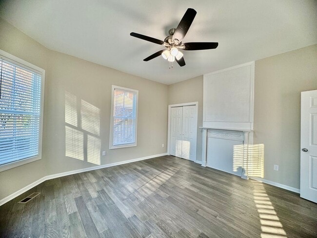 Photo - 218 College St Unit A