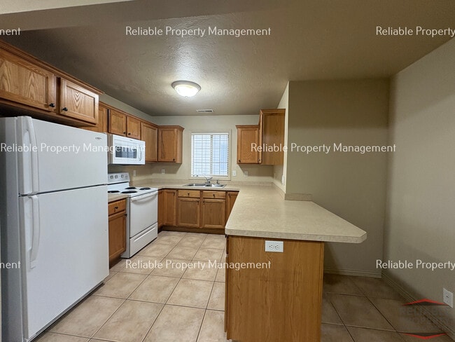 Photo - 184 Stockham Blvd