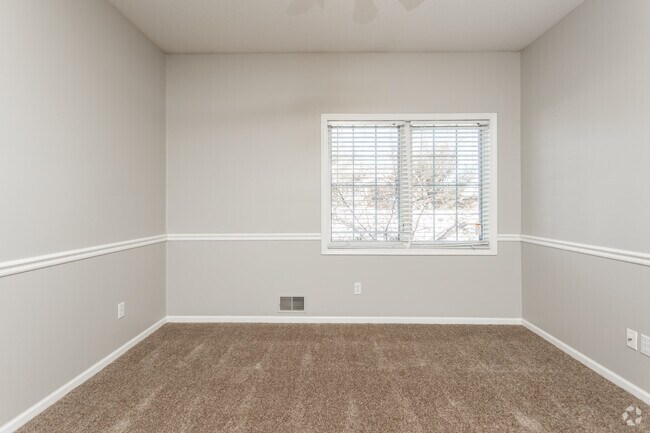 2BR, 2BA - 1,194 SF