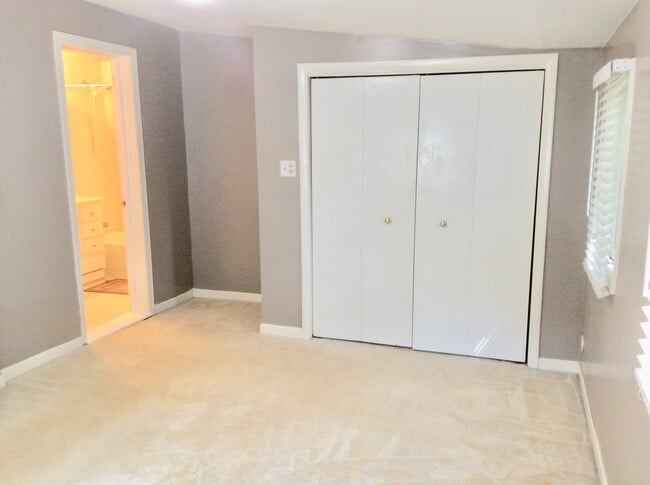 Photo - 133 N Woodlawn St