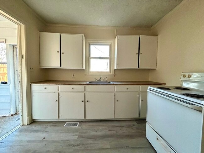 Photo - 1219 Bailey St