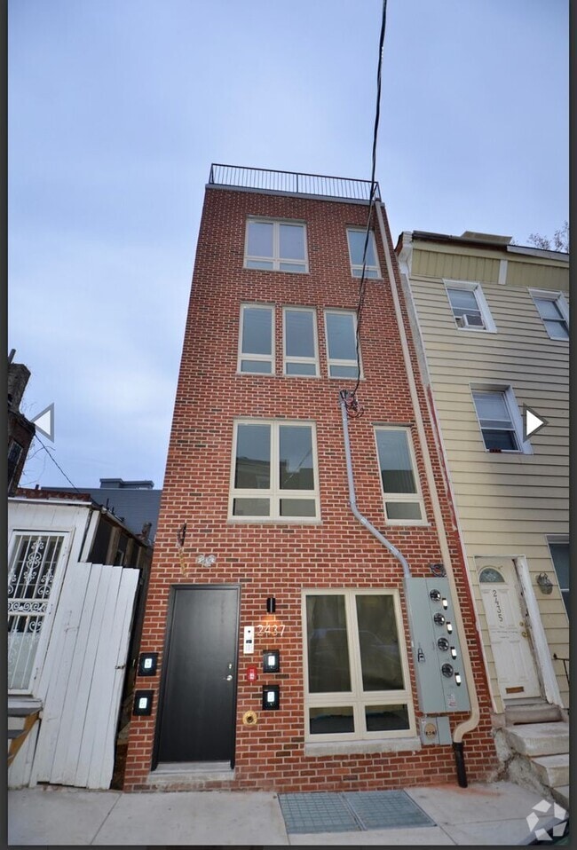 Building Photo - 2437 W Thompson St Unit B Rental