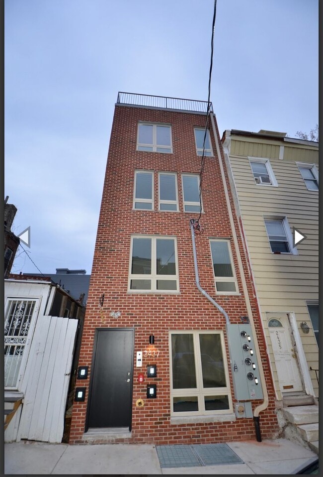 Photo - 2437 W Thompson St Apartment Unit B