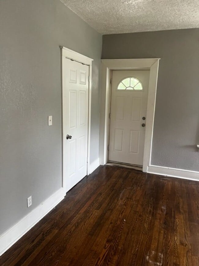 Photo - 3314 Tracy Ave Unit B