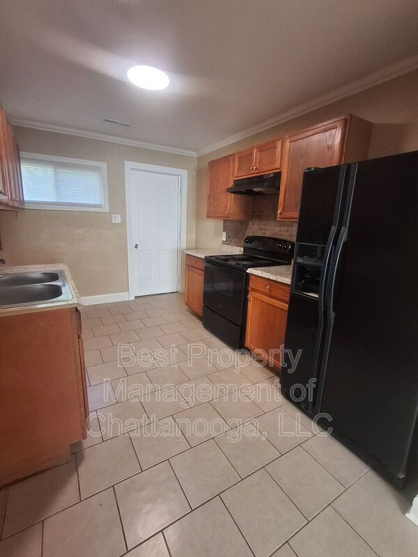 Building Photo - 5291 Usher Dr