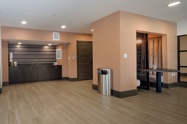 Building Photo - 8900 Six Pines Dr Unit 672