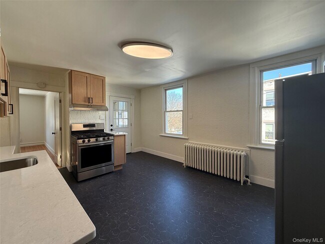 Photo - 40 N Clover St