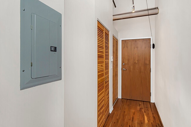 Photo - 1500 W Monroe St Unit 221