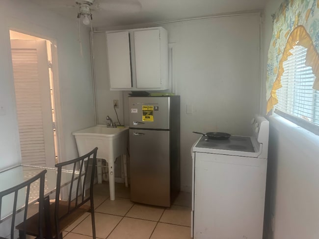 Photo - 230 SW 14th St