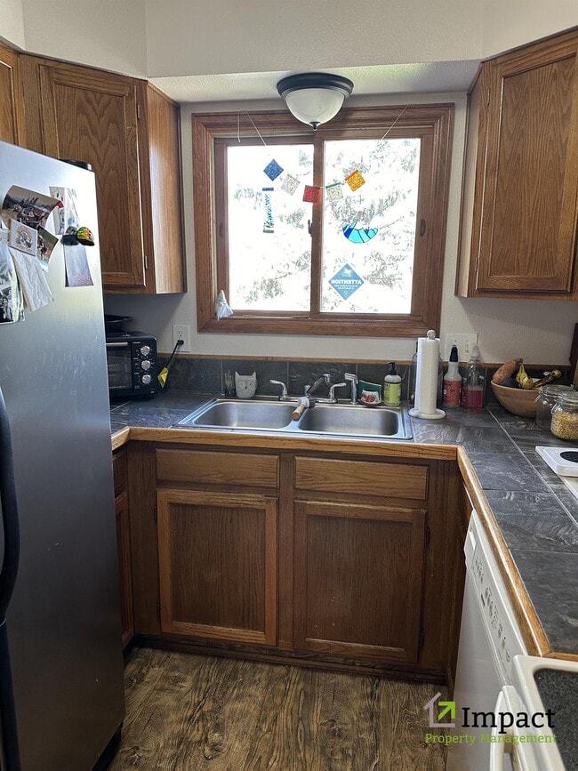 Photo - 2510 Plumtree Grove