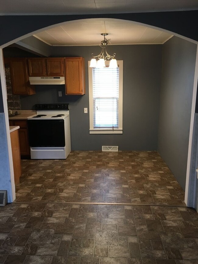 Photo - 3 Bed 1 Bath with Double Stall Garage