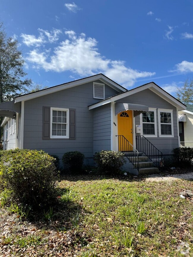 Building Photo - Midtown Bungalow Rental