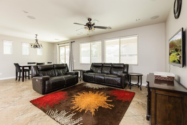 Photo - 145 E Coconino Dr