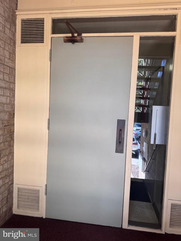 Photo - 7304 Donnell Dr Unidad B-5