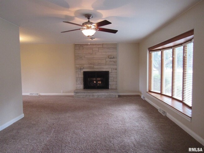Photo - 233 Manor Dr