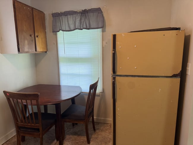 Photo - 258 W Vine St