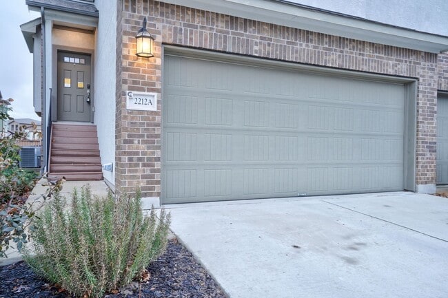 Photo - 2212 Dillon Pond Ln