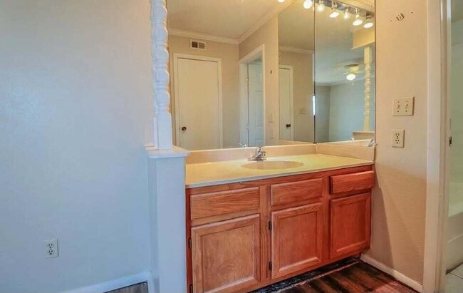 Photo - 7410 Avenue X