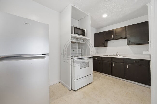 5211 Isabelle Dr Unidad B