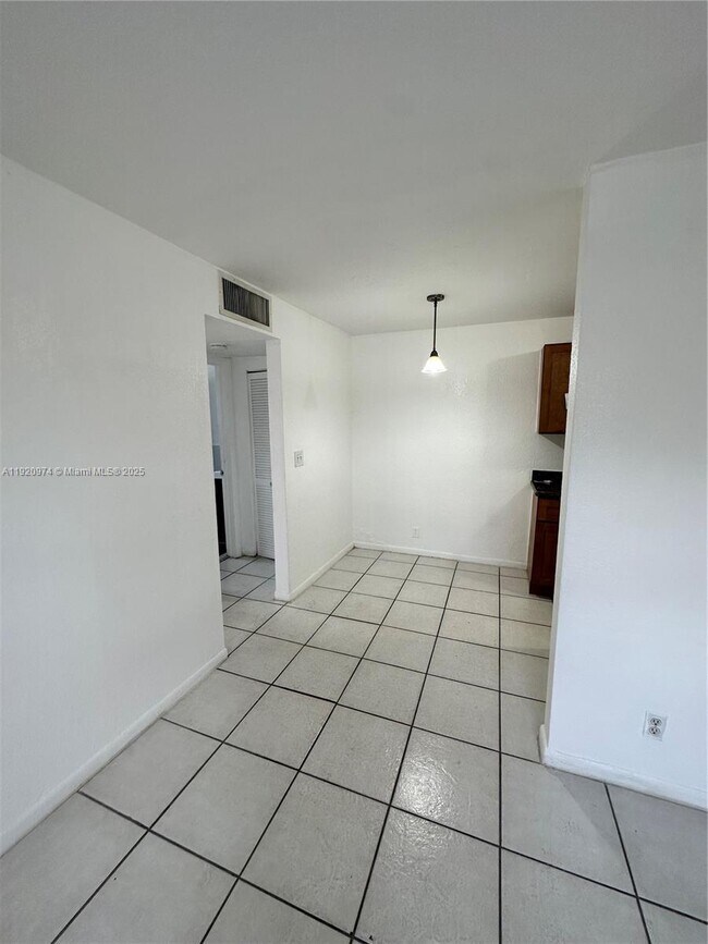 Photo - 2534 NW 139th St Unit 3