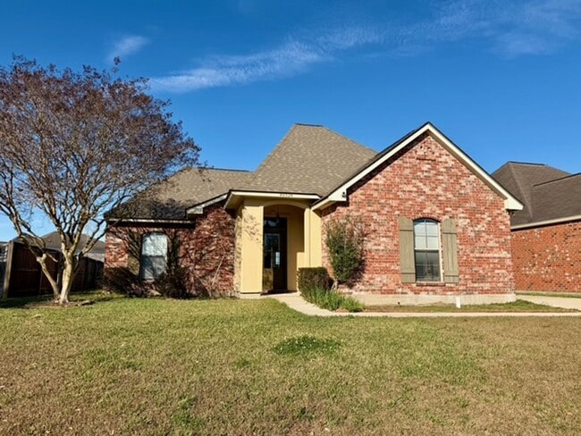 Building Photo - 40524 Cross Ridge Ave