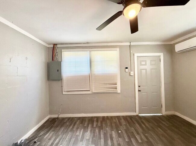Photo - Quiet 1 bed 1 bath in Montgomery! Unidad B,  B