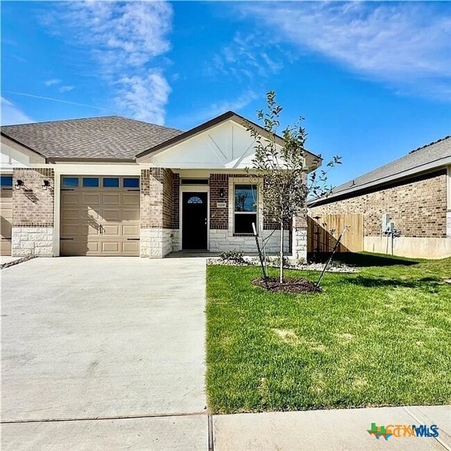 Building Photo - 5209 White Rose Dr