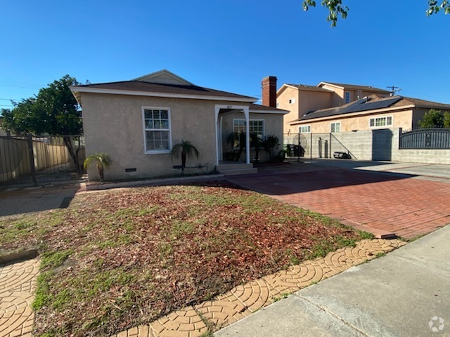 Building Photo - 7637 Shadyglade Ave Rental