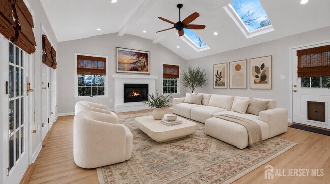 Photo - 1430 Kearney Dr