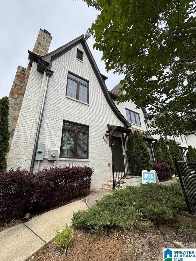 Photo - 950 Lennox Blvd Townhome