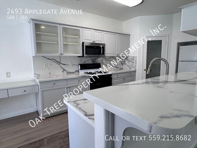 Photo - 2493 Applegate Ave