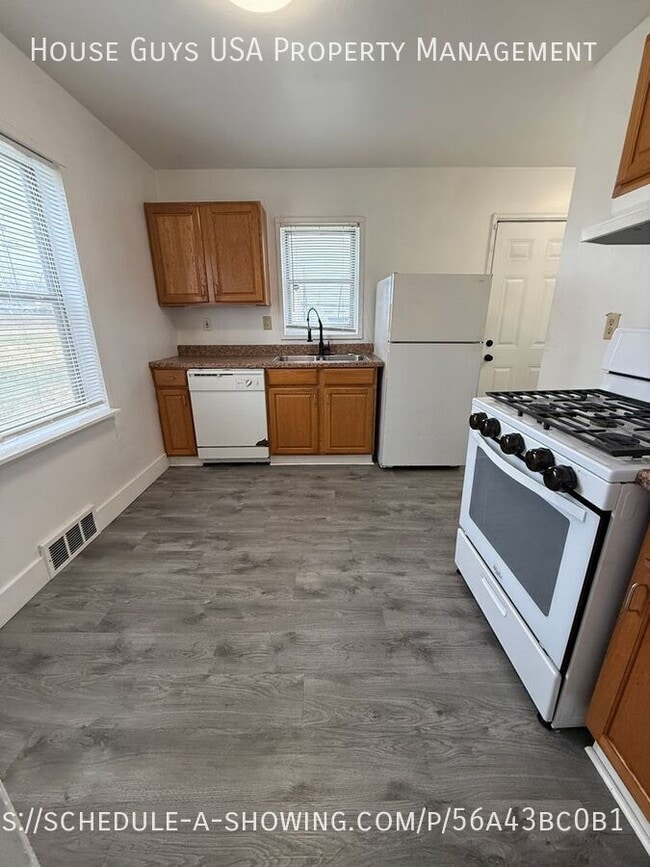 Photo - 9523 Charlotte St