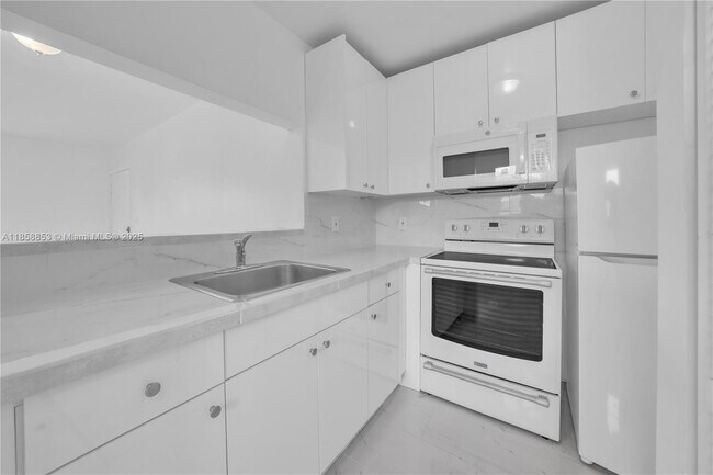 Photo - 1371 NW 3rd St Unit 6