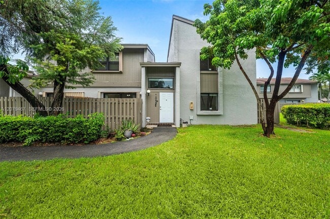 Building Photo - 10629 SW 113th Pl