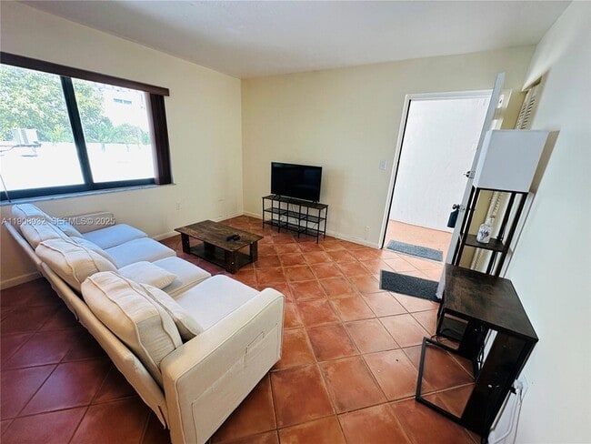 Photo - 619 Euclid Ave Unit 3A