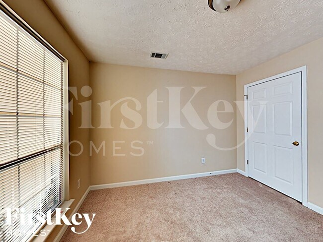 Photo - 85 Harvard Dr