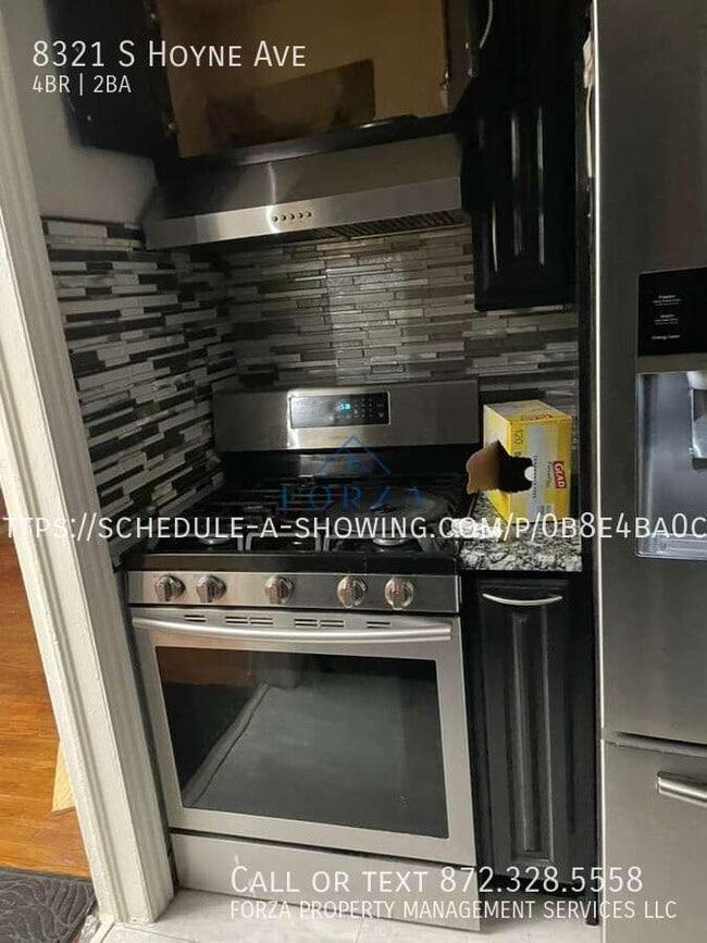 Photo - 8321 S Hoyne Ave