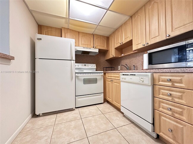 Photo - 569 Fanshaw N Unit 569