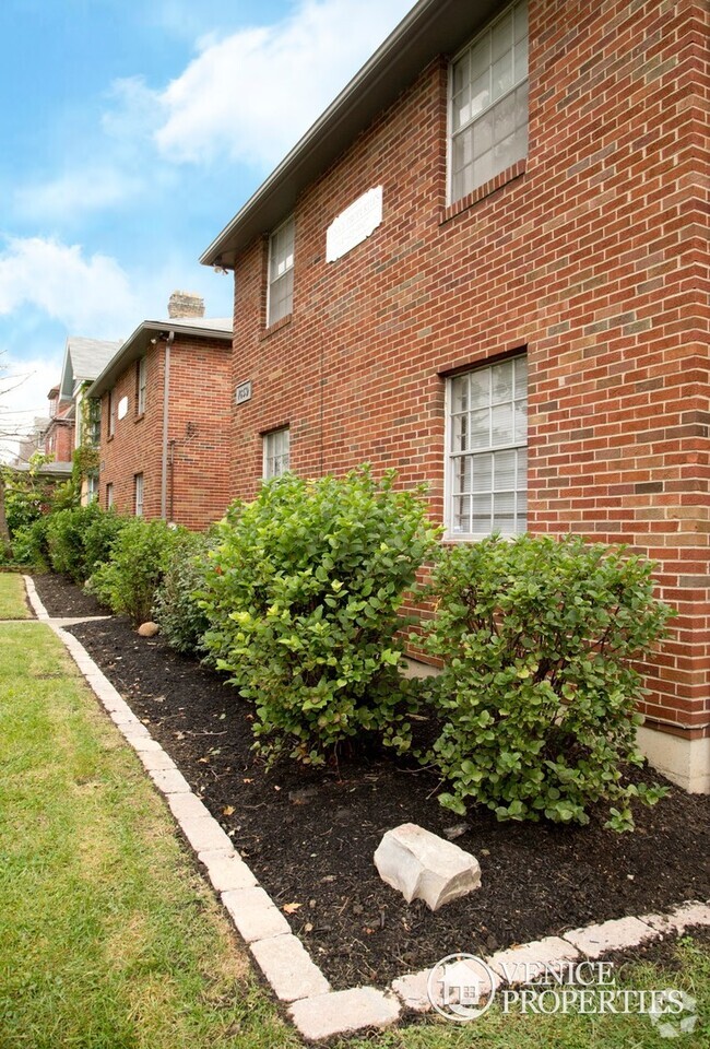 Building Photo - 3 Bedroom on OSU Campus Rental