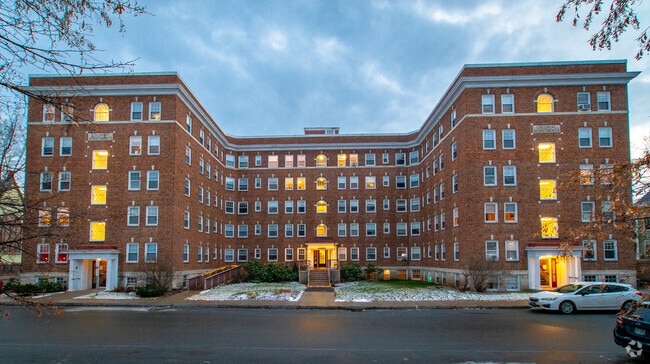 Building Photo - Colonial- VT Unit 09- 1st Floor Rental