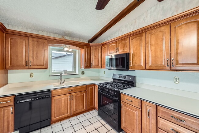 7649 Safari Cir