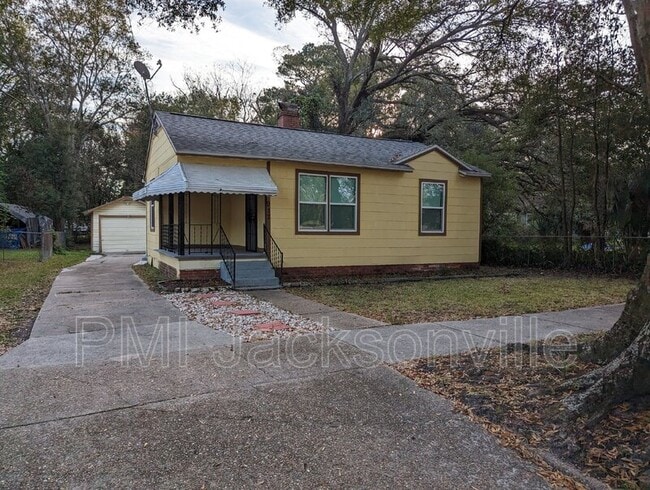 Photo - 917 Saranac St