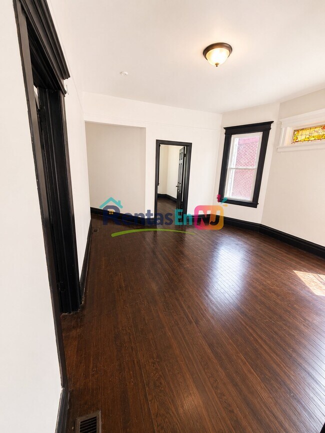 Photo - 43 Treacy Ave Unit 1