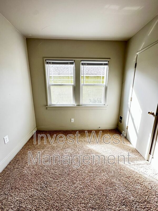 Photo - 615 NE 6th Ave Unit 5