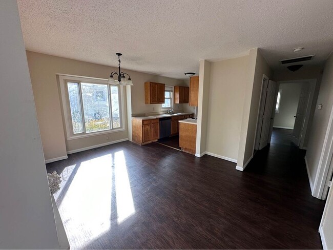 Photo - 1411 Nelle St